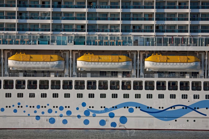 Paquebot de croisière AIDA dans le port du Havre