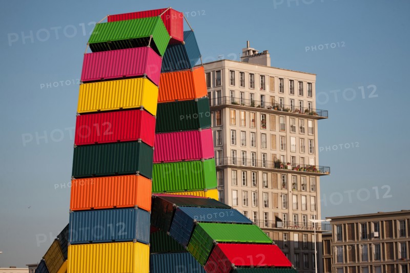 Le Havre, Catène de conteneurs, œuvre de Vincent Ganivet