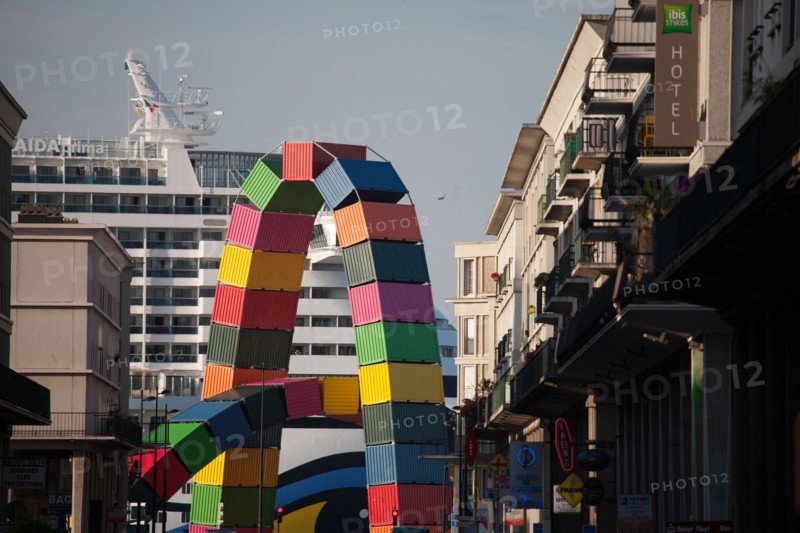 Le Havre, Catène de conteneurs, œuvre de Vincent Ganivet