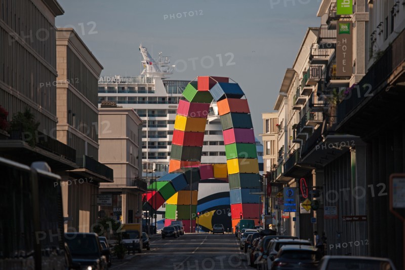 Le Havre, Catène de conteneurs, œuvre de Vincent Ganivet