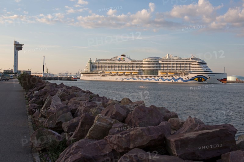 Paquebot de croisière AIDA dans le port du Havre