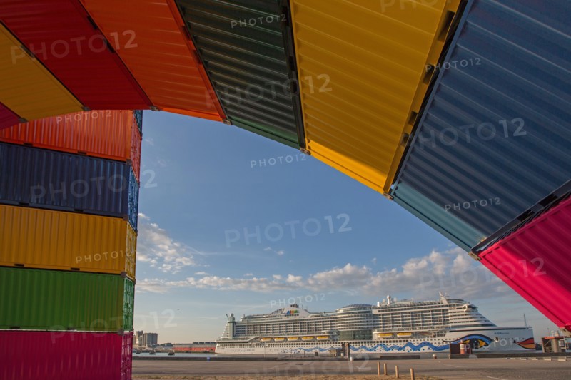 Le Havre, Catène de conteneurs, œuvre de Vincent Ganivet