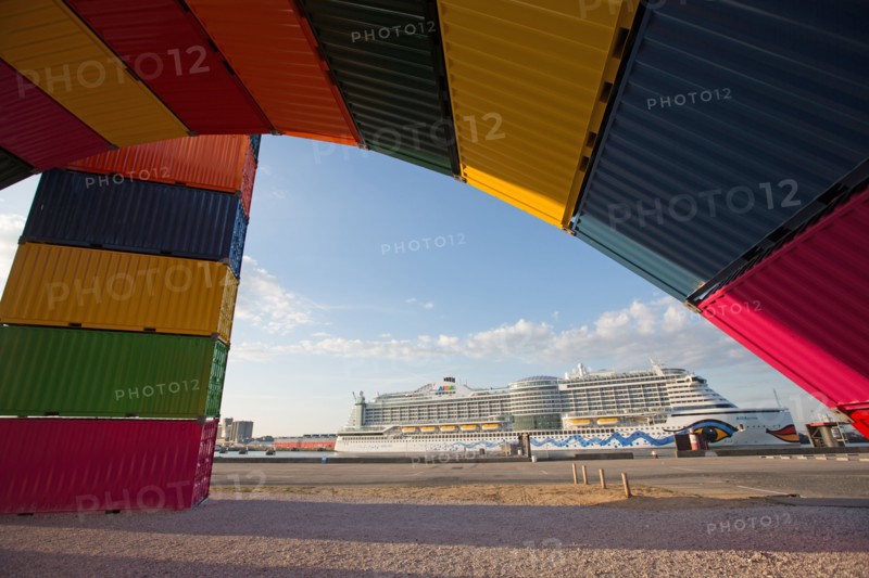 Le Havre, Catène de conteneurs, œuvre de Vincent Ganivet