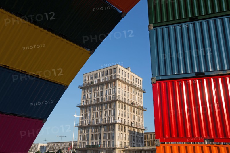 Le Havre, Catène de conteneurs, œuvre de Vincent Ganivet
