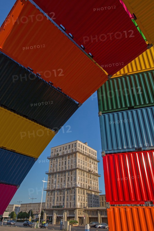 Le Havre, Catène de conteneurs, œuvre de Vincent Ganivet