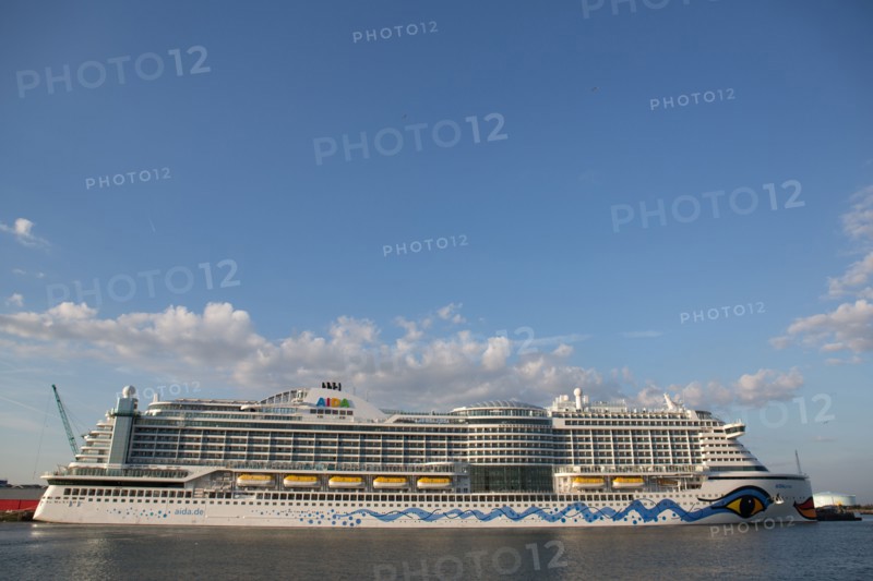 Paquebot de croisière AIDA dans le port du Havre