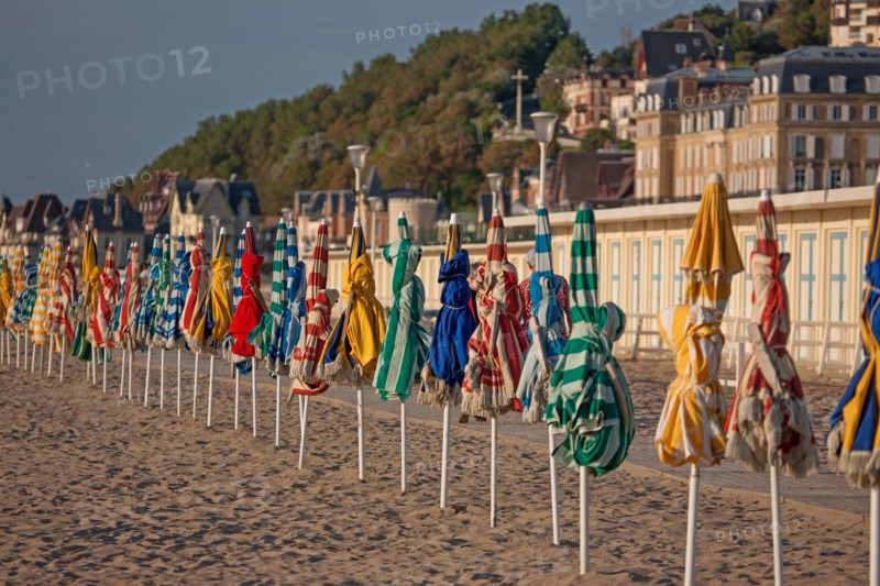 Trouville sur Mer, cabines de bains et parasols