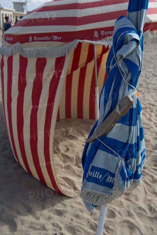 Trouville sur Mer, parasols formant cabines de plage