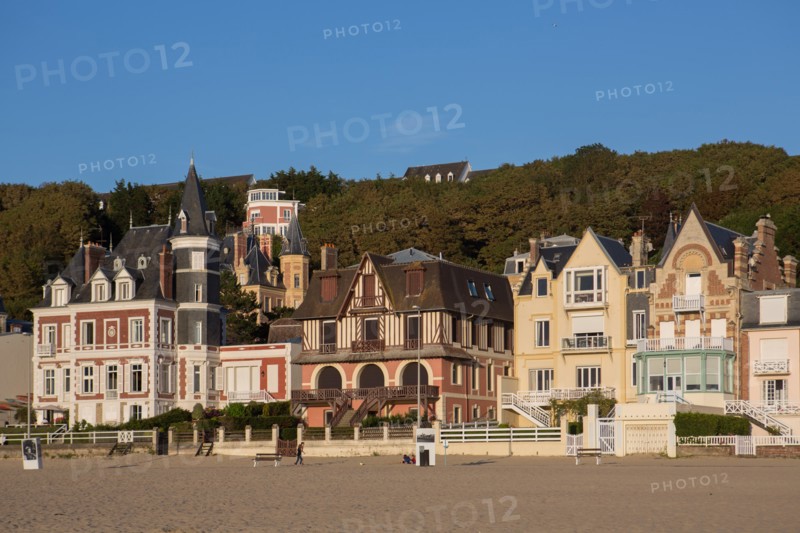 Trouville sur Mer, villas du front de mer