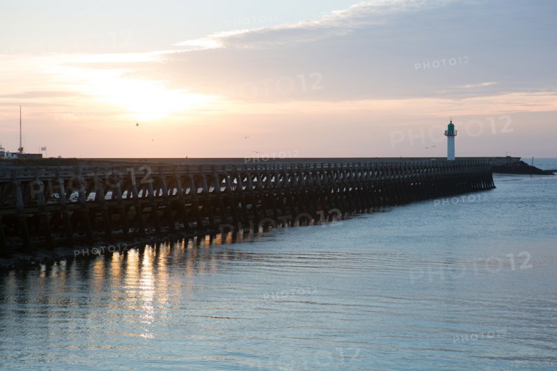 Trouville sur Mer, soleil couchant sur la jetée