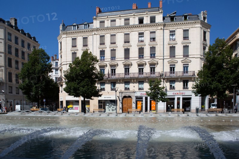Lyon, fontaine, rue de la République