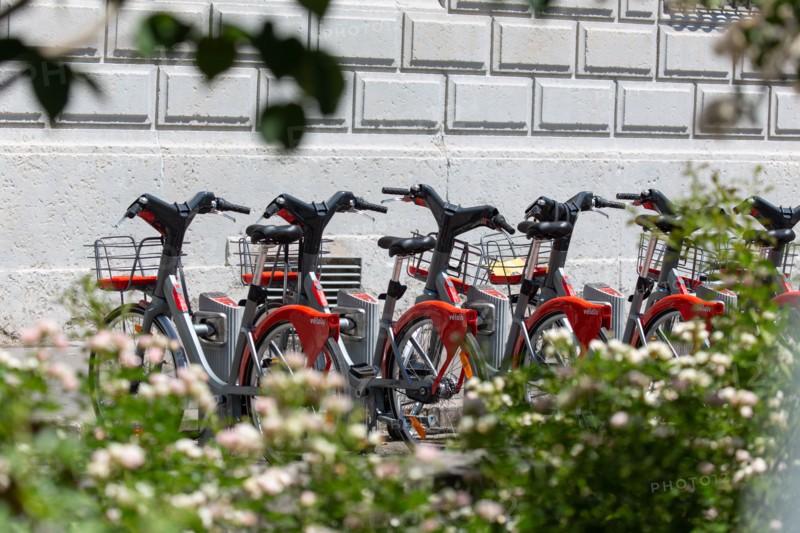 Lyon, Velov' self service bikes