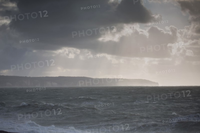 Dieppe, tempête sur la plage