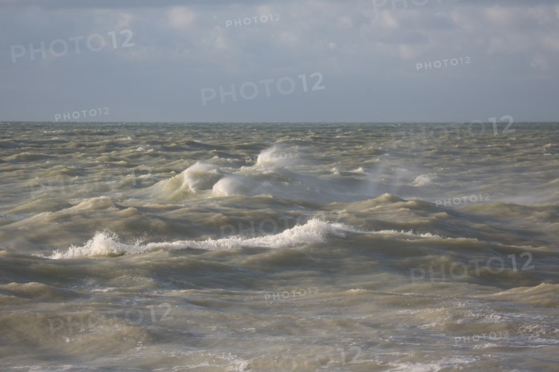 Dieppe, tempête sur la plage