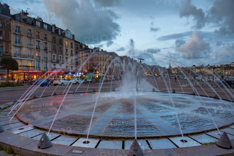 Dieppe, port, jets d'eau,