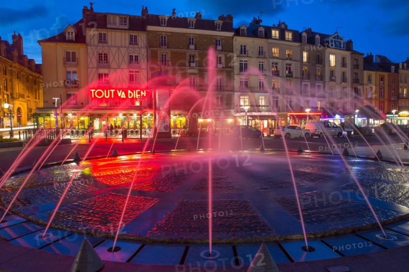 Dieppe, water jets on the port