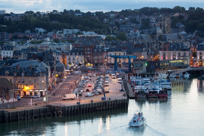Dieppe, port de nuit depuis les hauteurs du Pollet