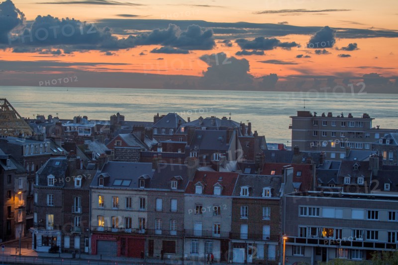 Dieppe, port de nuit depuis les hauteurs du Pollet