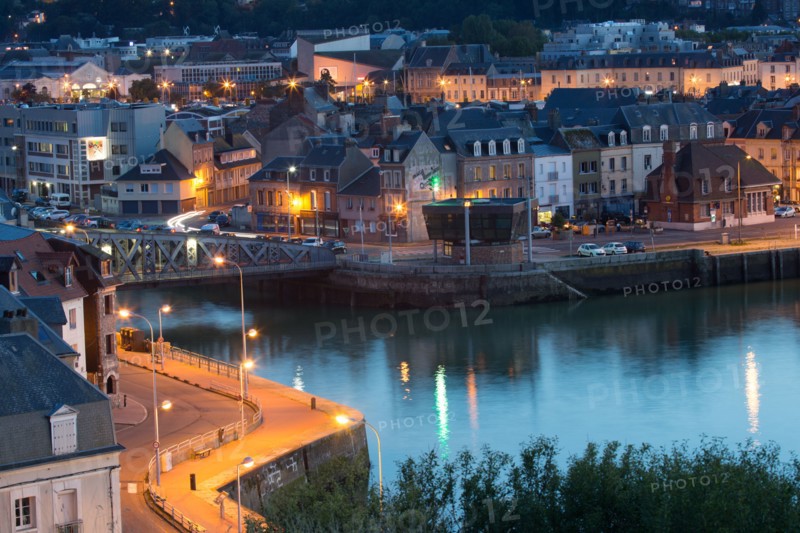 Dieppe, port de nuit depuis les hauteurs du Pollet