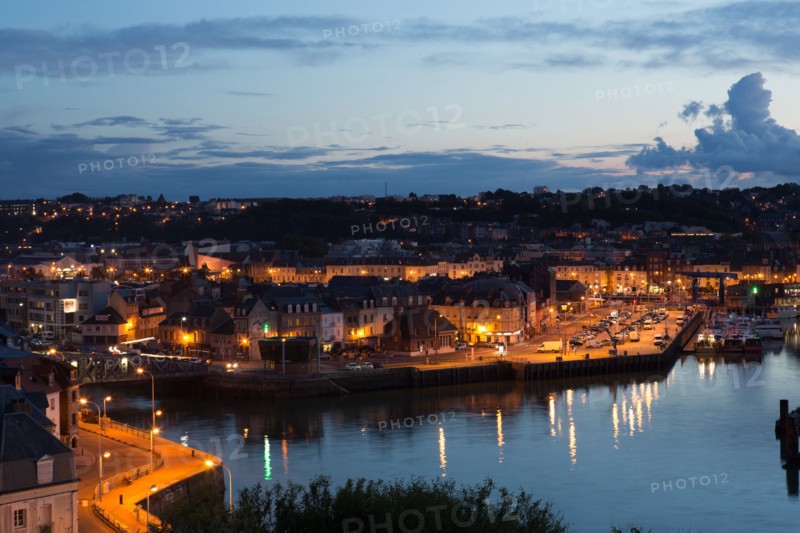 Dieppe, port de nuit depuis les hauteurs du Pollet