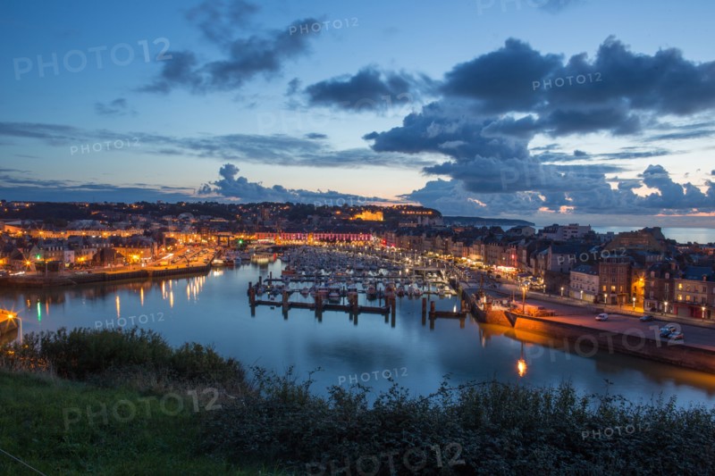 Dieppe, port de nuit depuis les hauteurs du Pollet