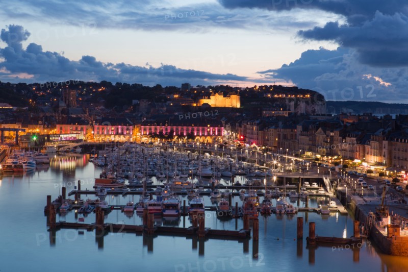Dieppe, port de nuit depuis les hauteurs du Pollet