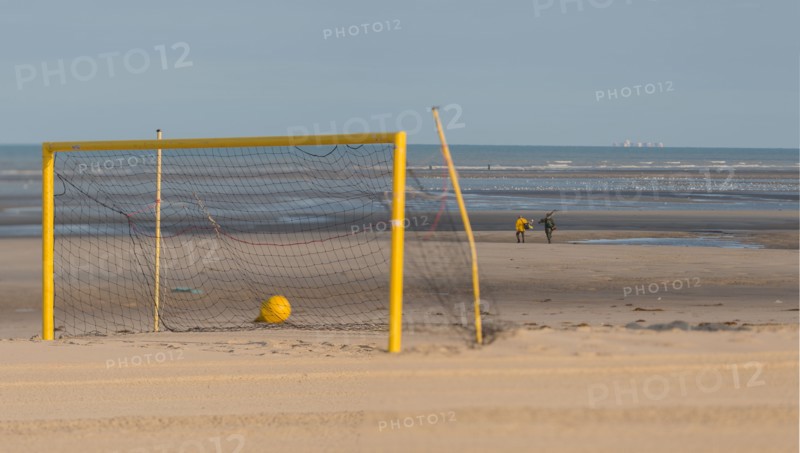 Le Touquet Paris Plage, buts de football jaunes