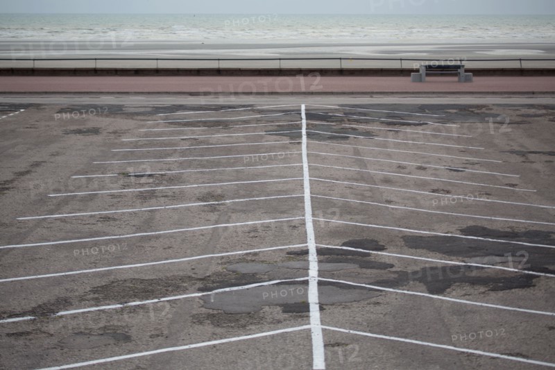 Le Touquet Paris Plage, parking vide sur le front de mer