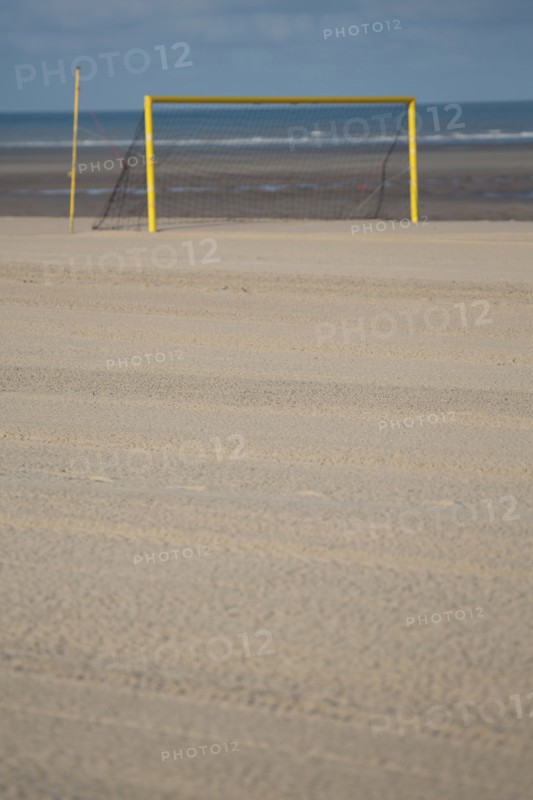 Le Touquet Paris Plage, yellow football goals