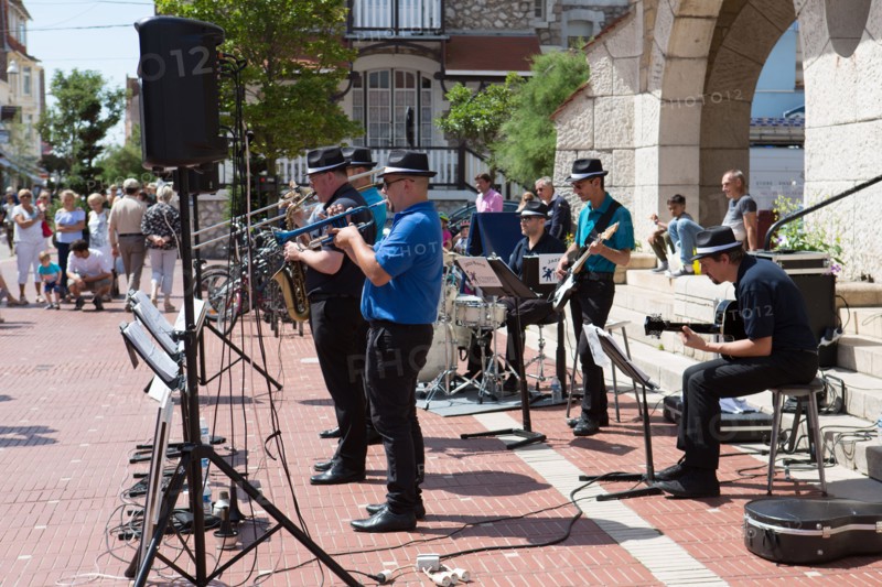 Le Touquet Paris Plage, jazz band rue piétonne