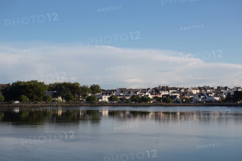 Lorient, Boulevard du Scorff, pedestrian and bicycle walk