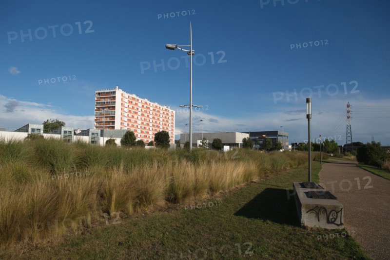 Lorient, Rue Straed Louis Guiguen, promenade le long du Scorff