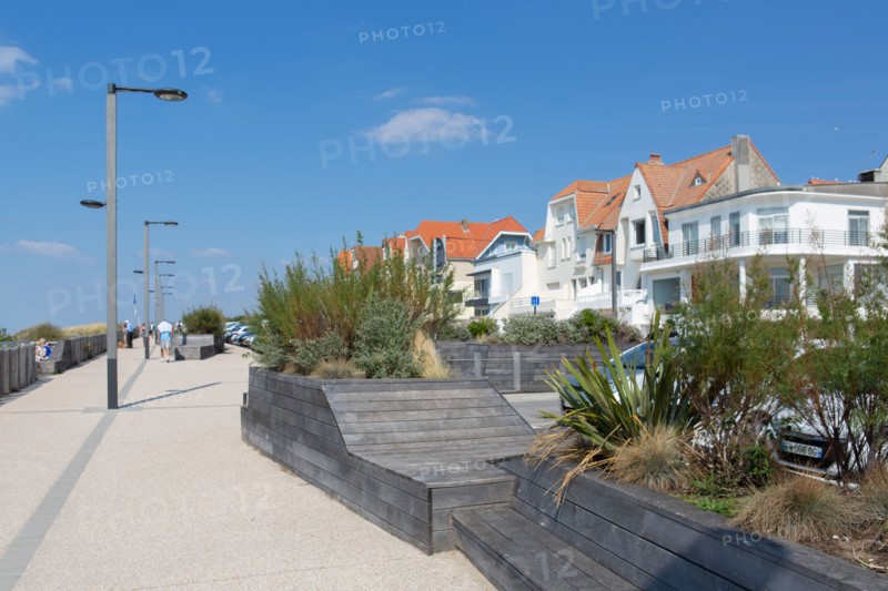 Merlimont Plage, houses on the seafront