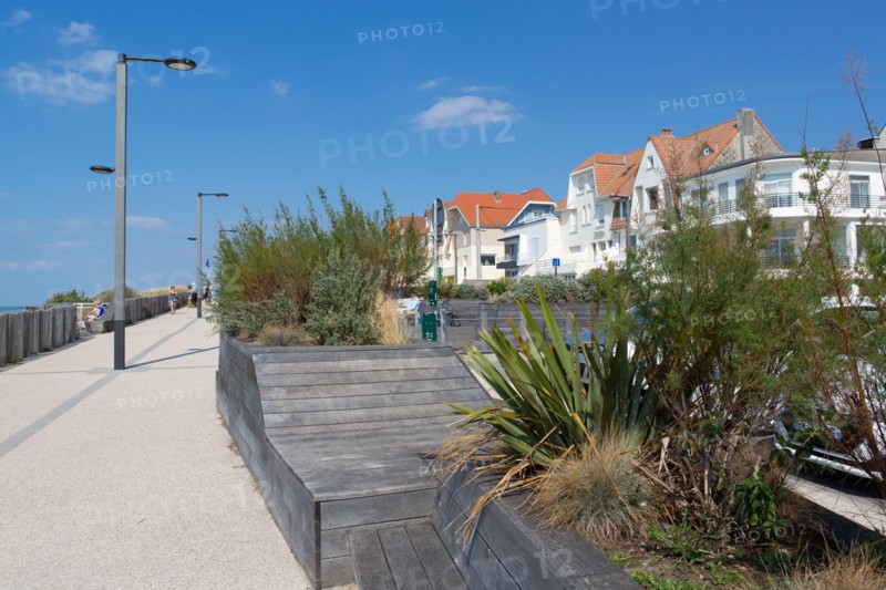 Merlimont Plage, houses on the seafront