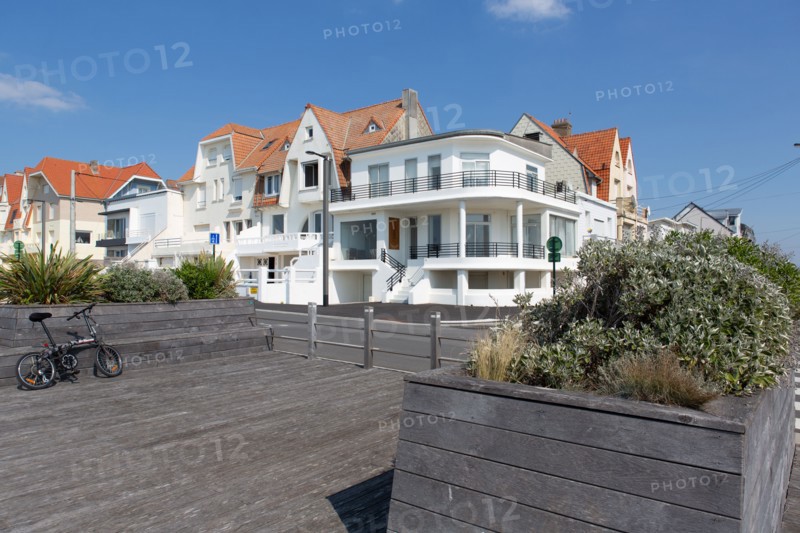 Merlimont Plage, houses on the seafront