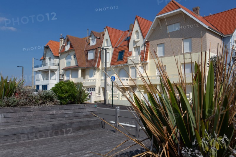 Merlimont Plage, houses on the seafront