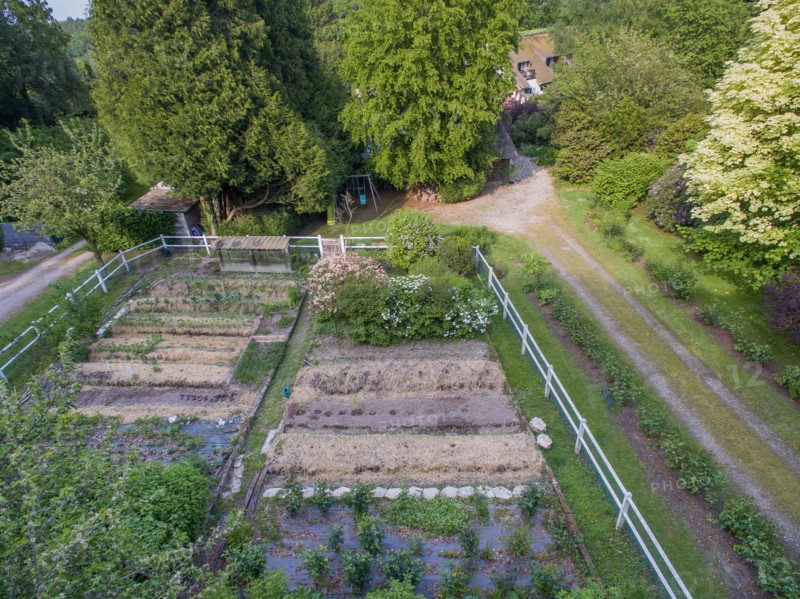 Campigny, hotel restaurant Le Petit Coq aux Champs, permaculture vegatable garden