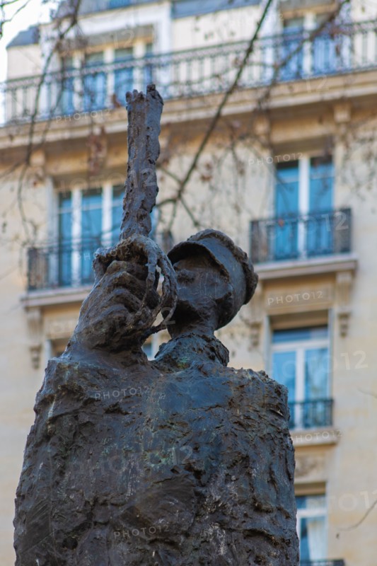 Statue 'Hommage au capitaine Dreyfus' on place Pierre-Lafue in Paris
