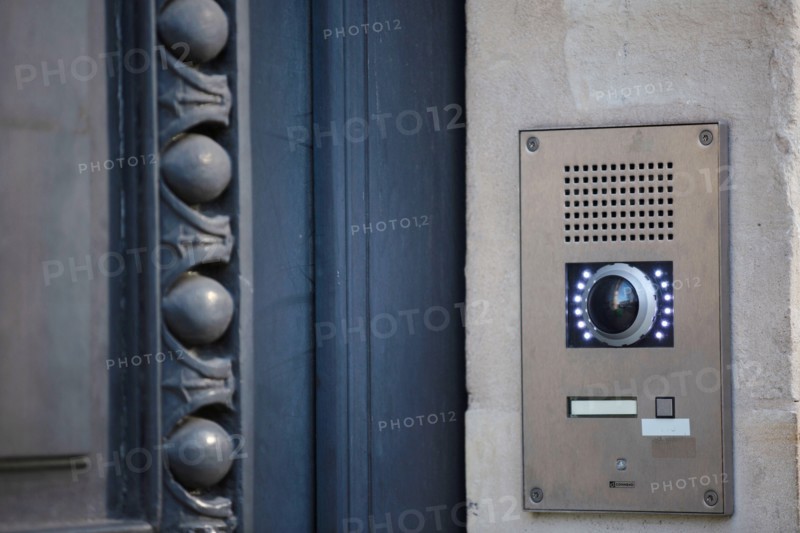 Paris, detail of a double door
