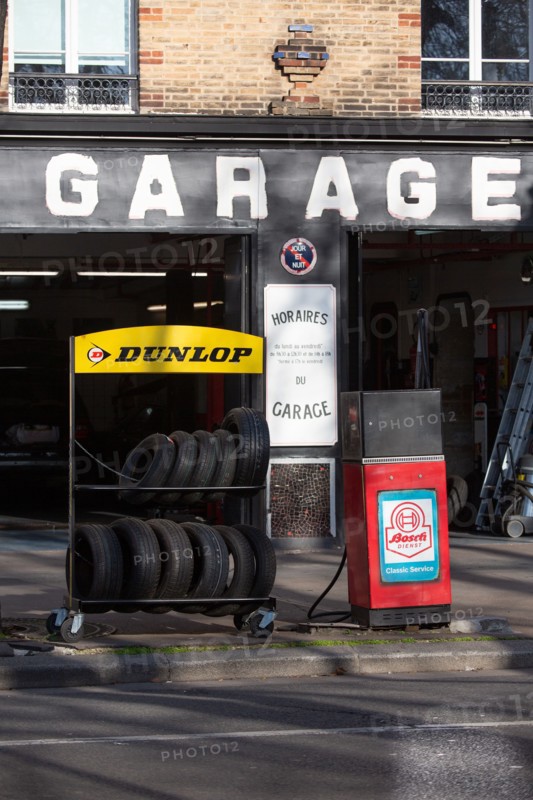 Paris, garage on the Ile Saint Louis