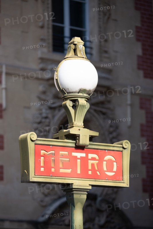 Paris, métro Sully-Morland