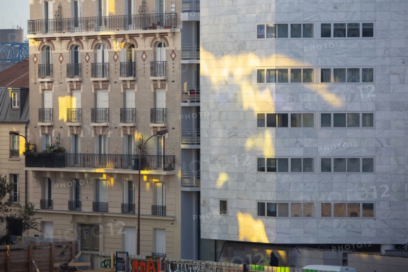 Paris, buildings Quai d'Austerlitz