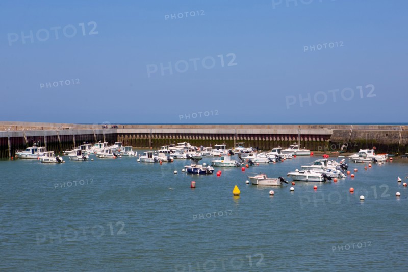 Port en Bessin Huppain, la digue