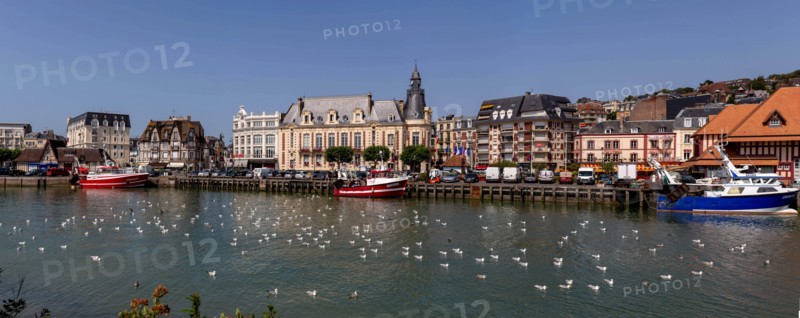 Chalutiers à quai, Trouville-sur-Mer