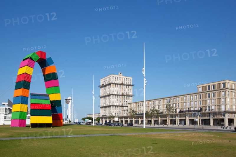 Ganivet, 'Catène de containers'