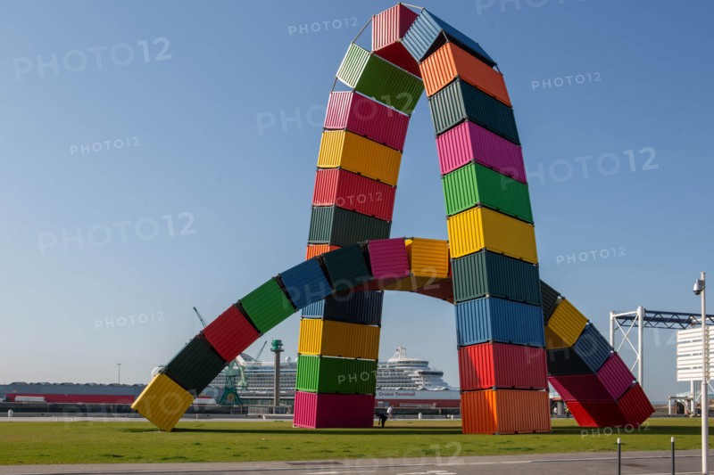 Ganivet, 'Catène de containers'