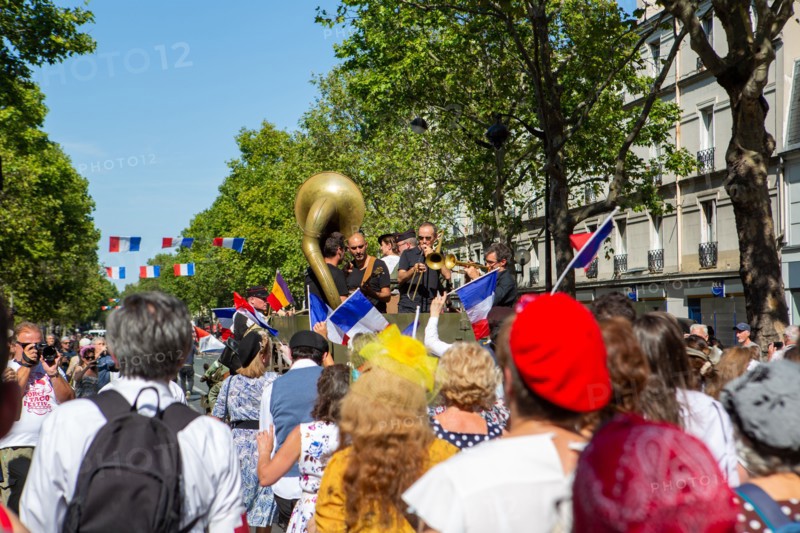 Défilé de commémoration du 75e anniversaire de la Libération de Paris, avenue du Général Leclerc