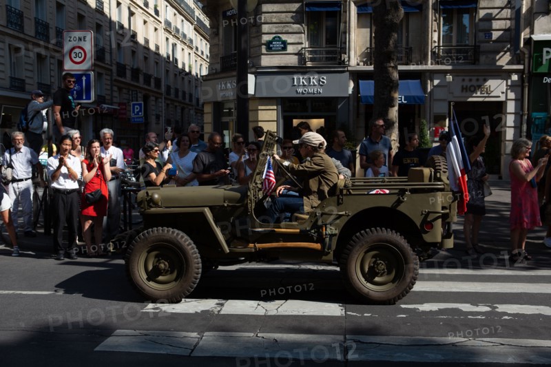 Défilé de commémoration du 75e anniversaire de la Libération de Paris, avenue du Général Leclerc