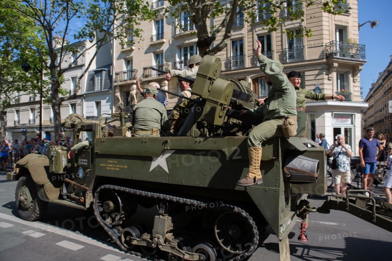 Défilé de commémoration du 75e anniversaire de la Libération de Paris, avenue du Général Leclerc