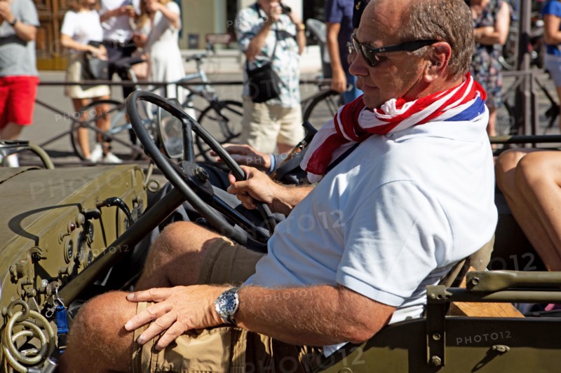 Défilé de commémoration du 75e anniversaire de la Libération de Paris, avenue du Général Leclerc